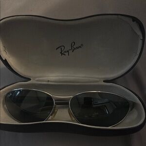 Ray-Ban Aviator Sunglasses with Case